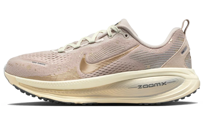 Nike Vomero 18 SE Running Shoes – Beige / Cream / Gold