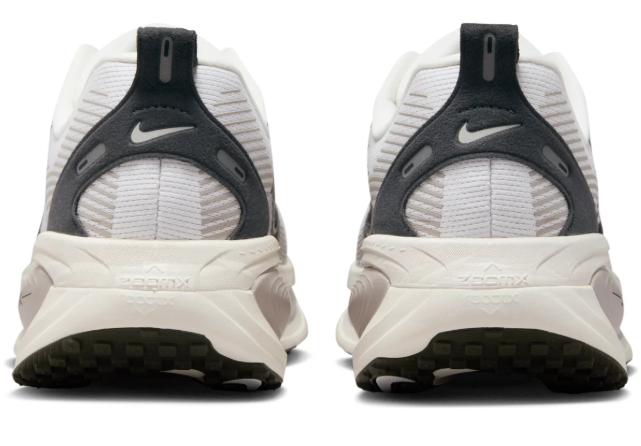 Nike Vomero 18 Running Shoes – Run Pack Summit White