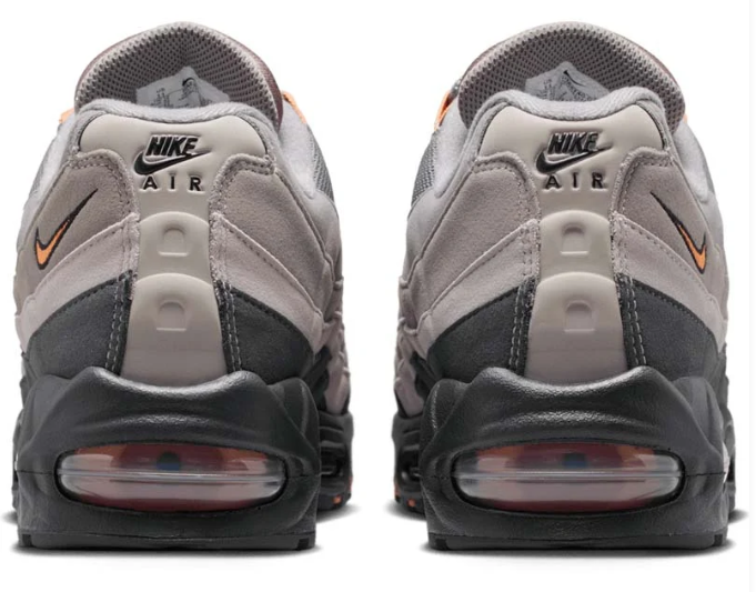 Nike Air Max 95 OG Sneakers – Pencil Point / Hot Curry