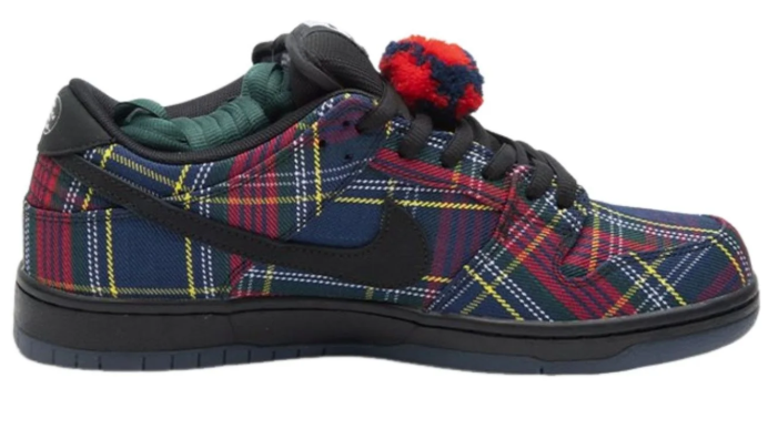 Nike SB x Nardwuar Dunk Low Sneakers – Tartan